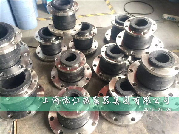 2016年不銹鋼304法蘭異徑橡膠軟接頭發貨現場 異徑橡膠軟接頭,不銹鋼異徑橡膠軟接頭,304法蘭異徑橡膠軟接頭