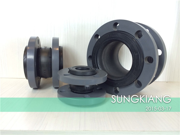 啤酒加工淞江PVC法蘭橡膠軟連接