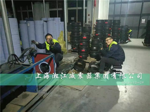 常州工廠案例:訂做6kg法蘭橡膠軟連接 橡膠軟連接