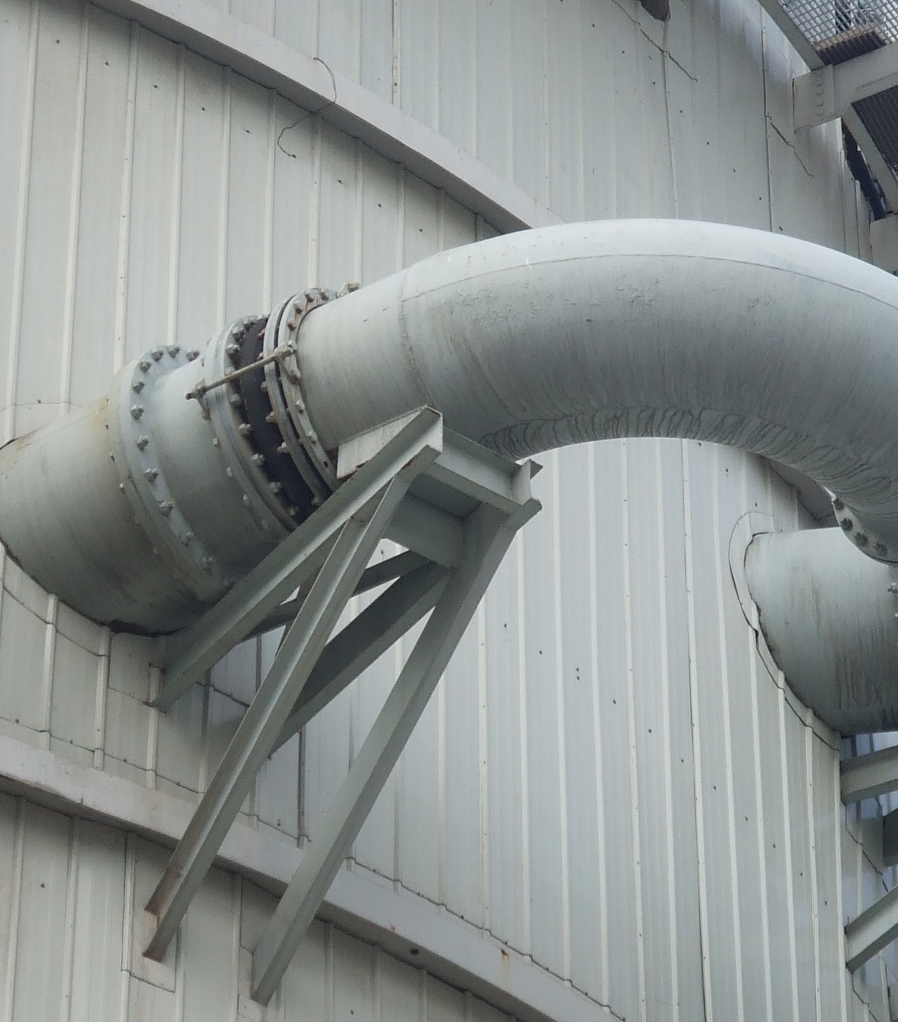 橡膠接頭安裝方法根據(jù)安裝位置改變 河南蘭帆橡膠接頭安裝